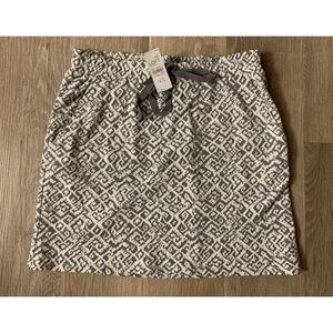(NWT) Loft Ladies Size XS Gray & Cream Casual Skirt That Ties In The Front